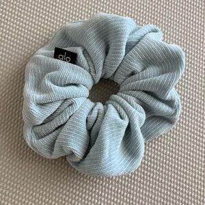 ALO Alosoft Rythym Scrunchie in Celestial Blue Corduroy Oversized Scrunchie